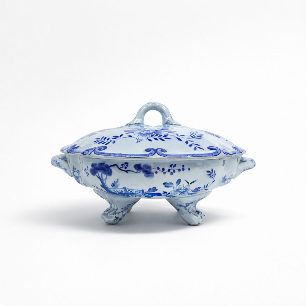 légumier en terre de fer Creil-Montereau bleue à décor chinoisant  17 X 29,5 X 25 cm
