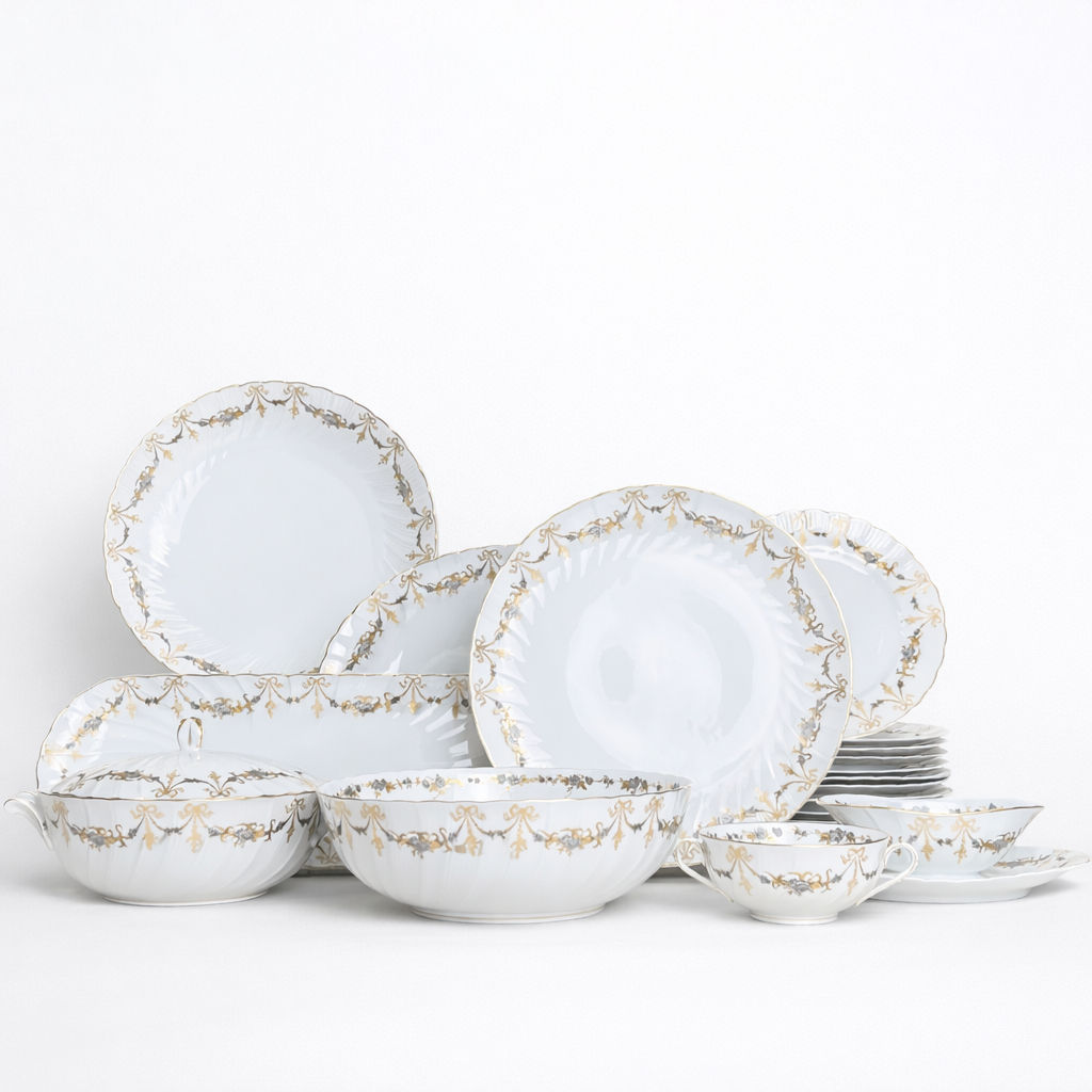 bol à bouillon 2 anses en porcelaine Bernardaud modèle Marie-Thérèse fond blanc décor doré et argenté noeuds et guirlandes L 16 x D 12 cm
